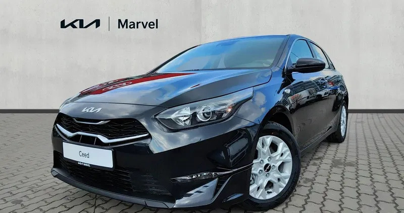 kia łódzkie Kia Ceed cena 103500 przebieg: 10, rok produkcji 2024 z Pasym